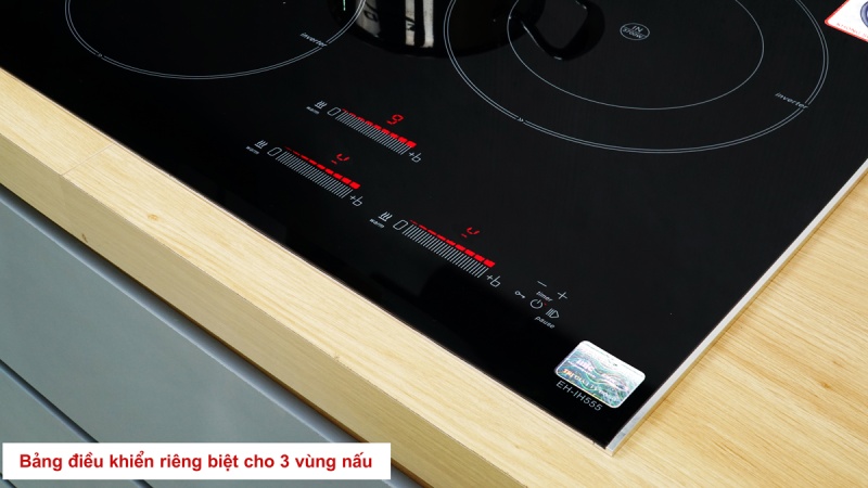 Bảng điều khiển cảm ứng của bếp từ Chefs Eh-IH555