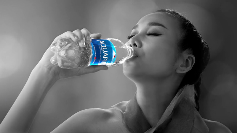 Lợi ích của nước khoáng Aquafina 